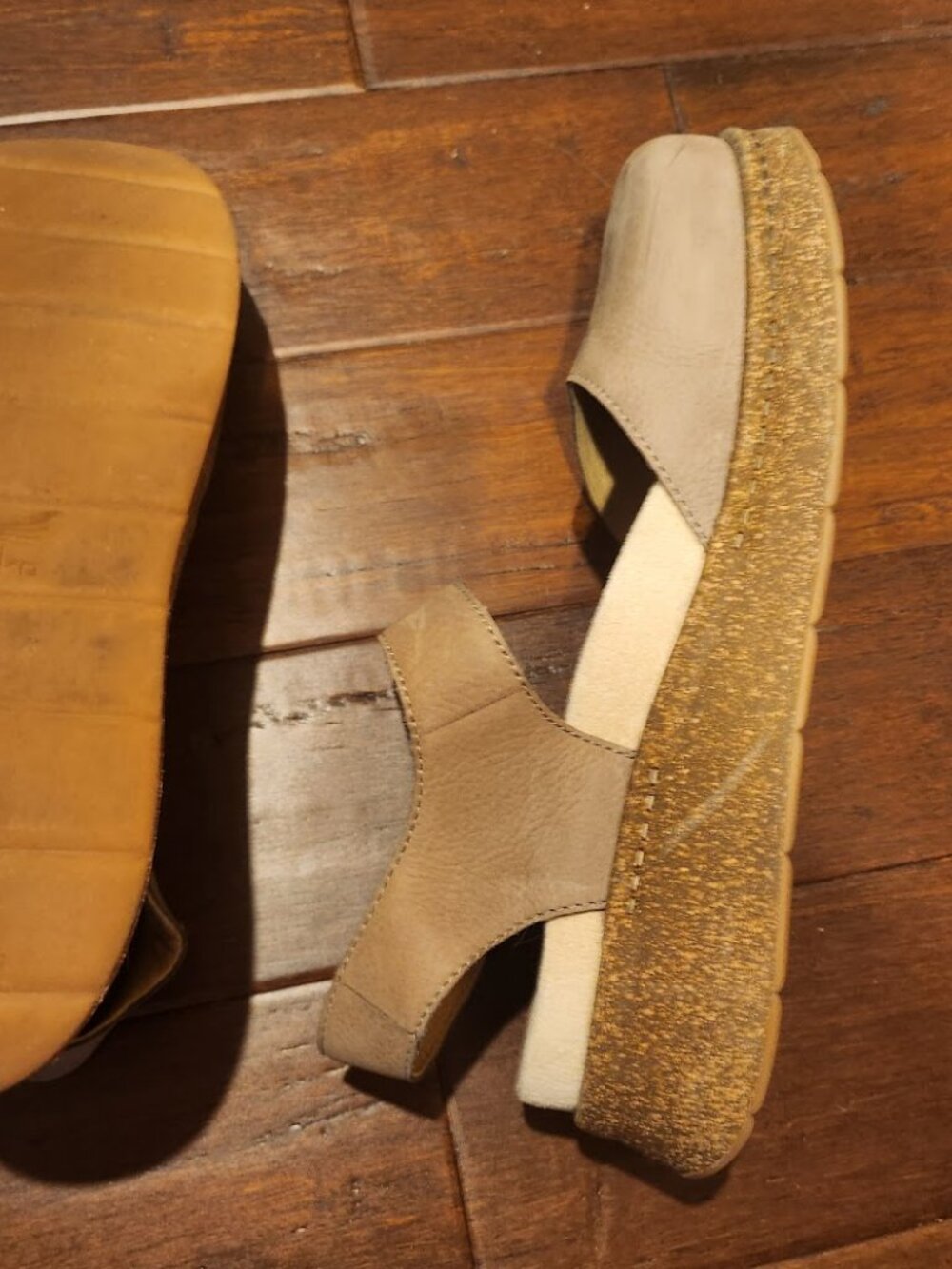 Size 39 Dansko Brynlee Suede Platform Mary Jane Sandals-worn 3 times - Picture 3 of 6